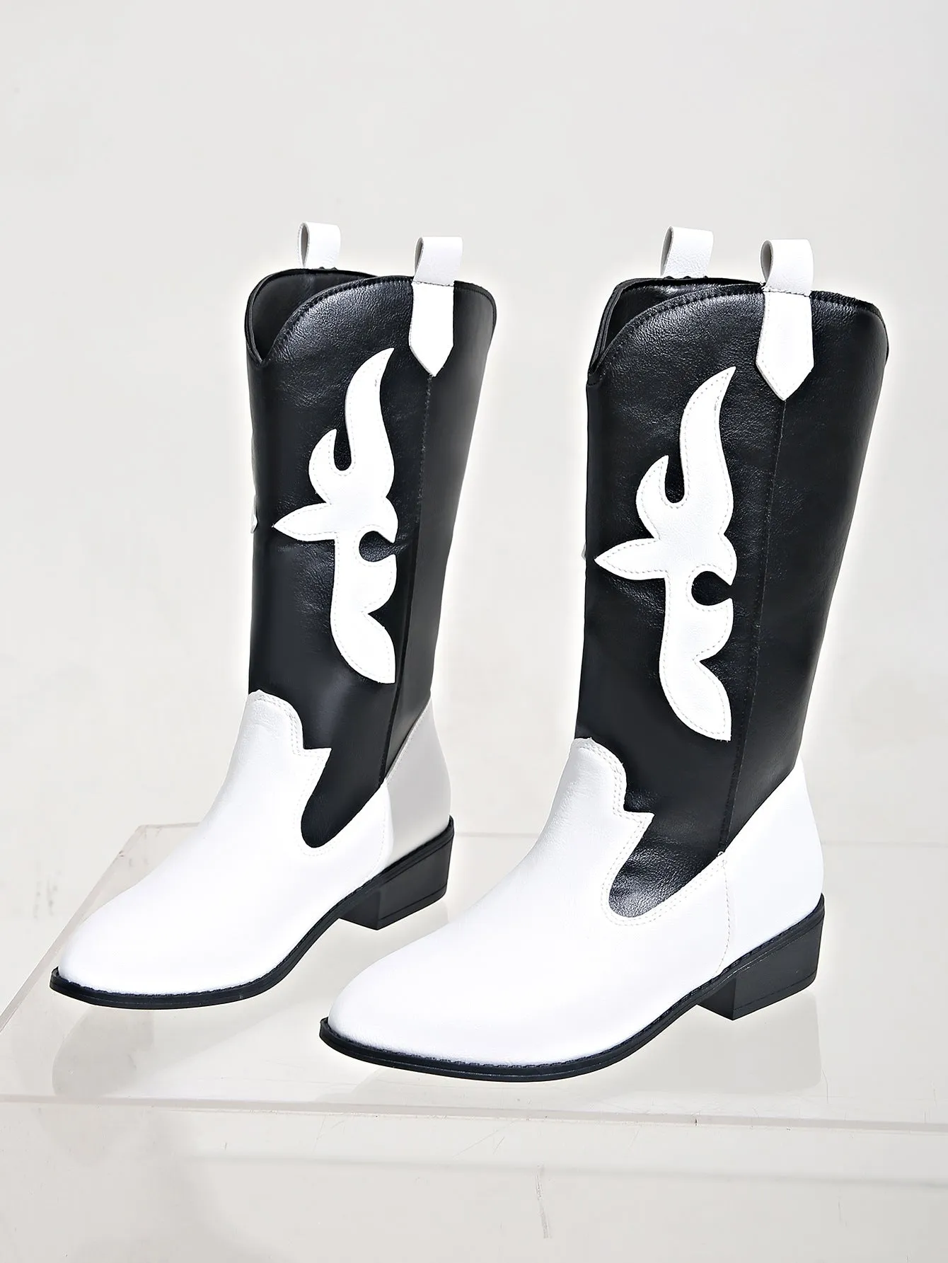 elveswallet Black and white spliced pointed toe knight boots