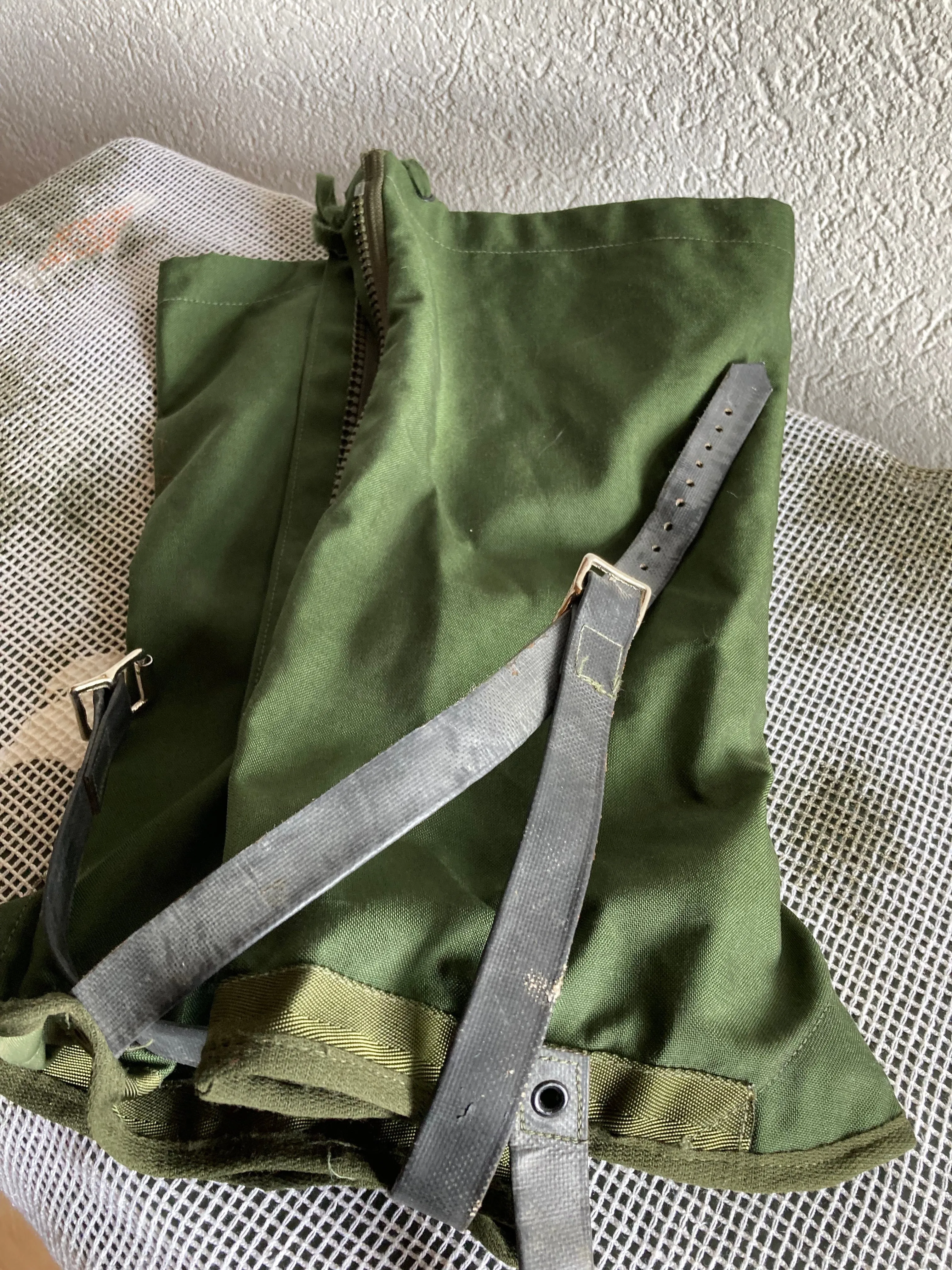 Footwear, Gaitres,British army issue green arctic gaiters (Used)