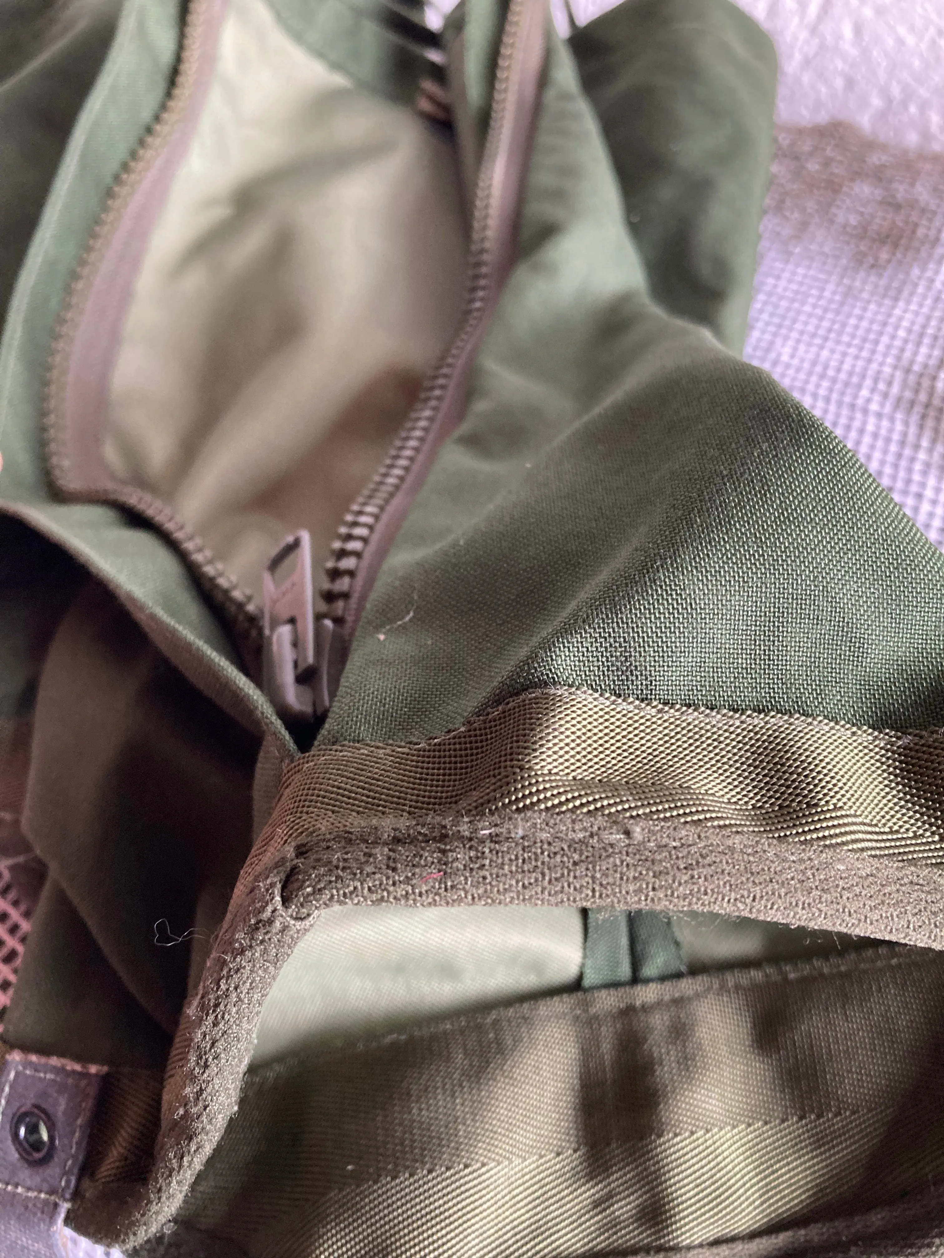 Footwear, Gaitres,British army issue green arctic gaiters (Used)